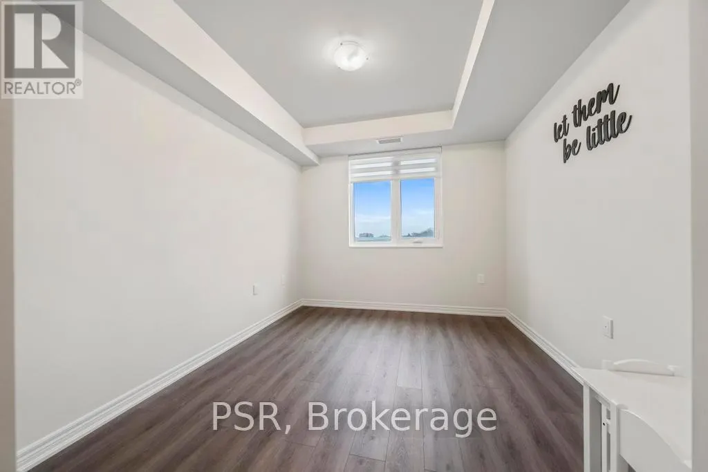 215 - 2750 KING STREET E