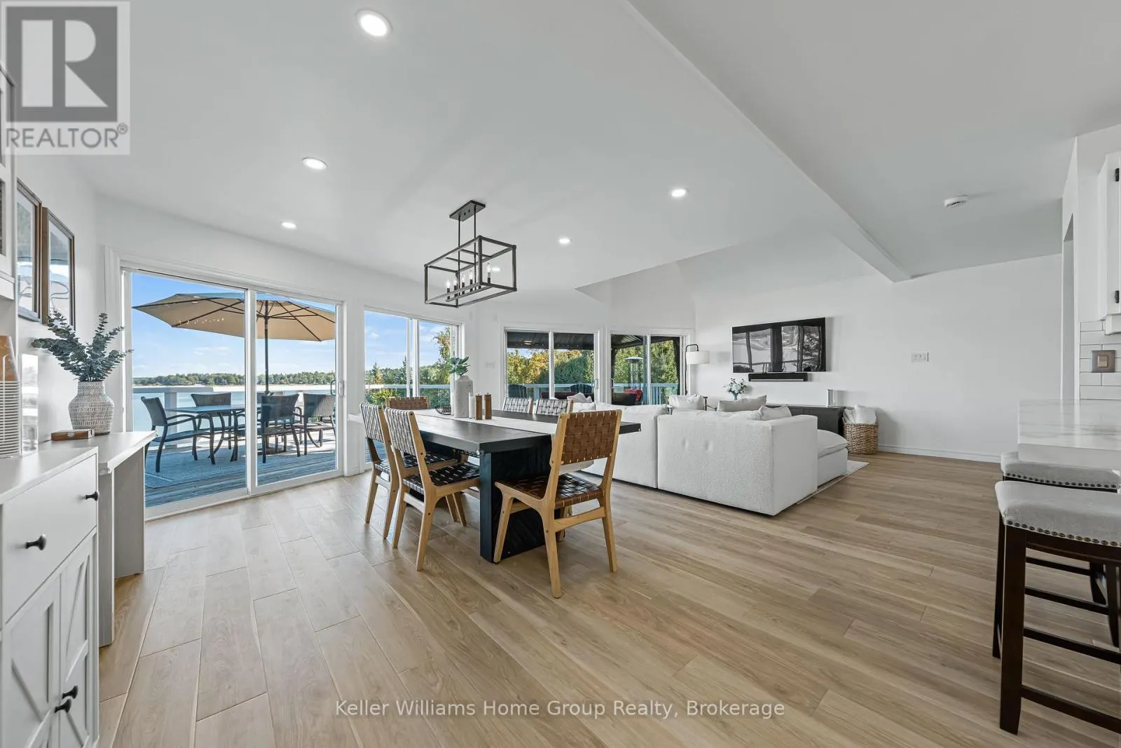 137 RENNIE BOULEVARD