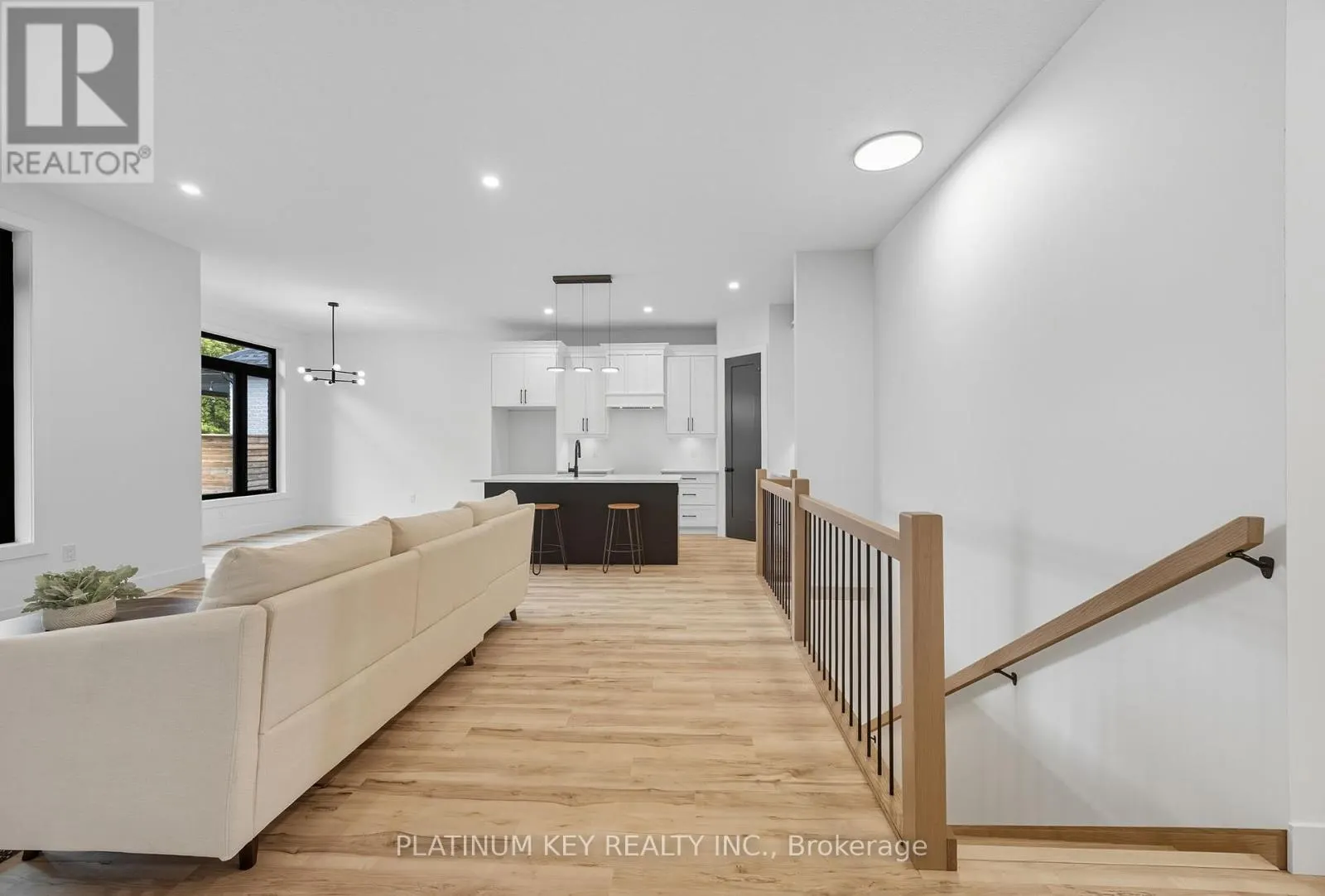 32 BRISCOE CRESCENT