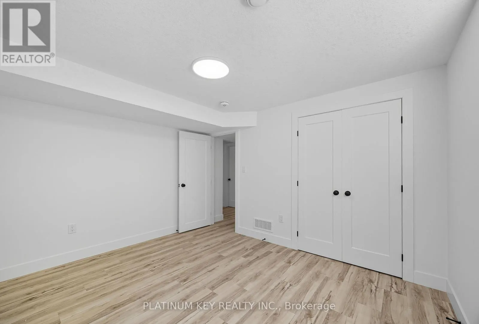 32 BRISCOE CRESCENT