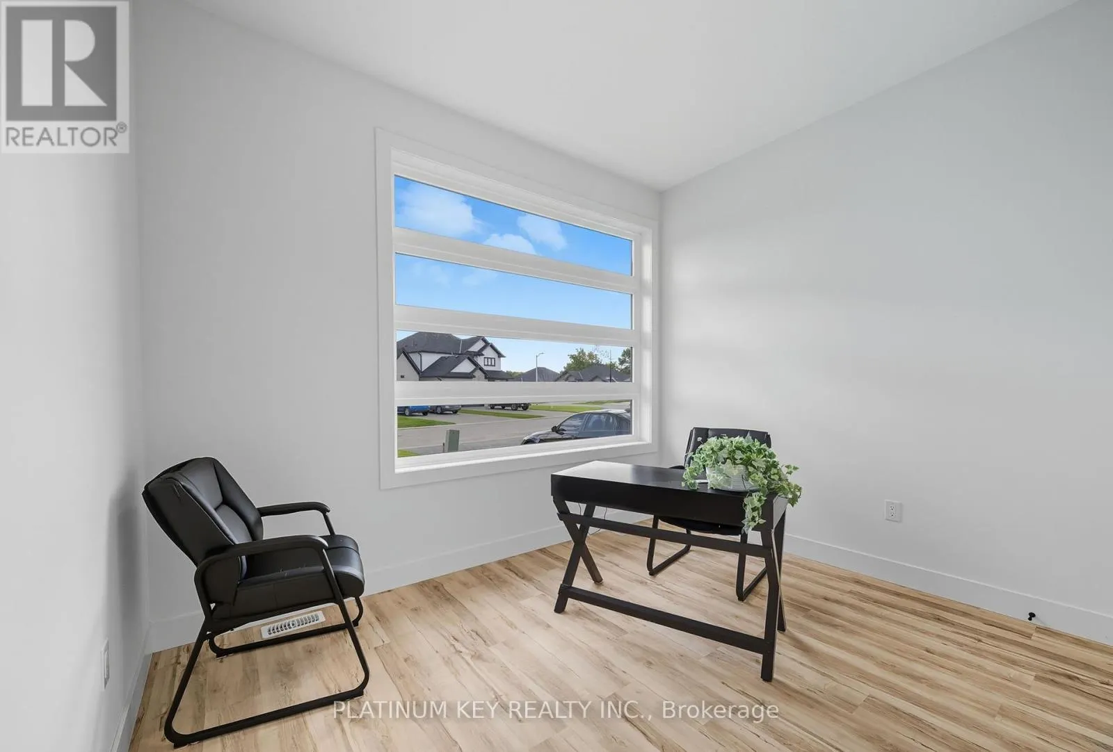 32 BRISCOE CRESCENT
