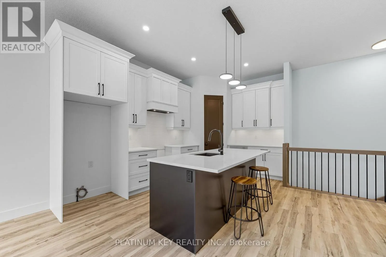 32 BRISCOE CRESCENT