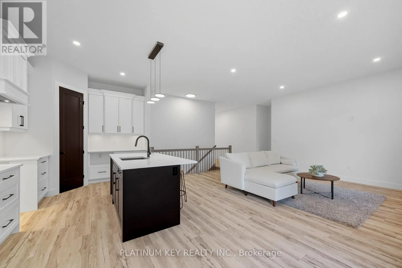32 BRISCOE CRESCENT