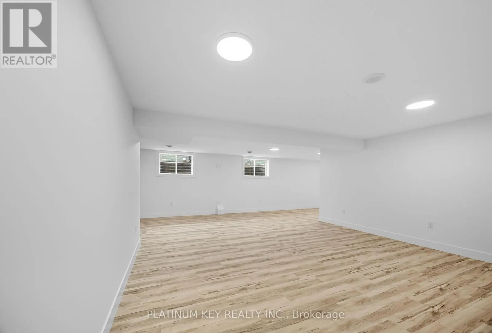 32 BRISCOE CRESCENT