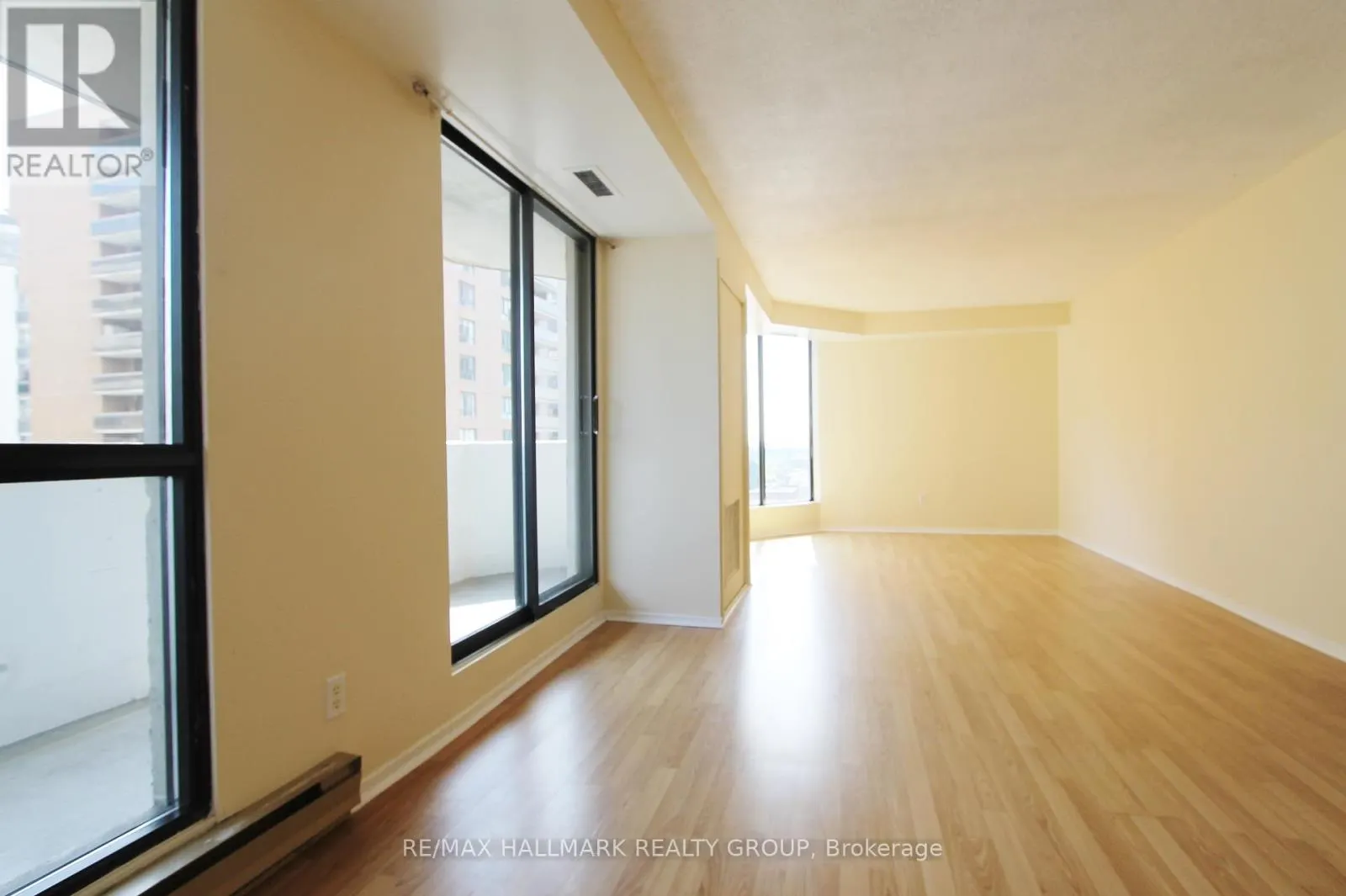 1203 - 200 BAY STREET