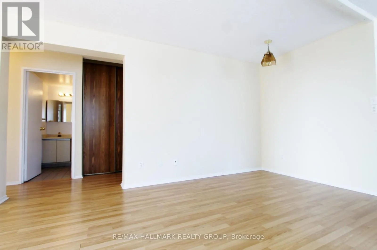 1203 - 200 BAY STREET