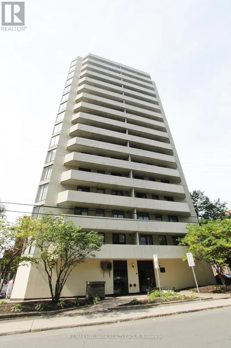 1203 - 200 BAY STREET
