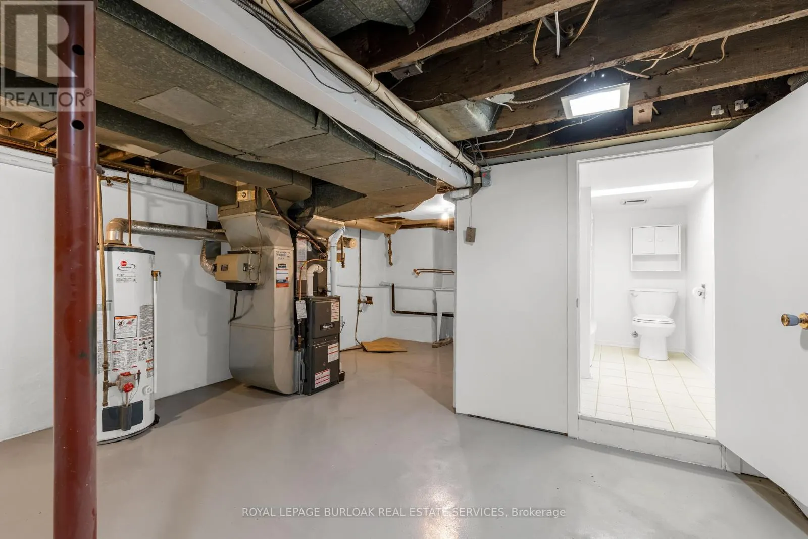 16 MURRAY STREET E