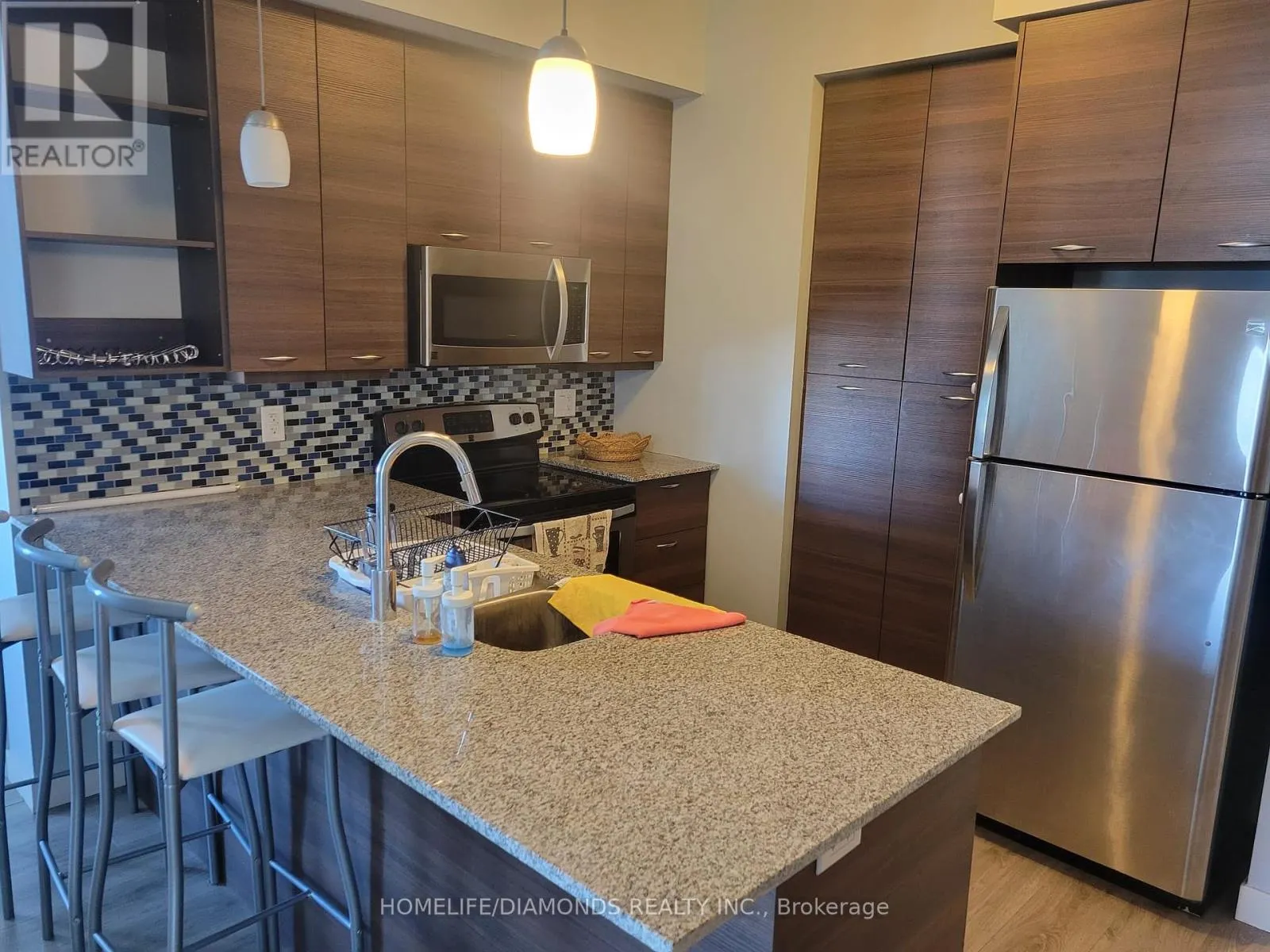 1705 - 318 SPRUCE STREET
