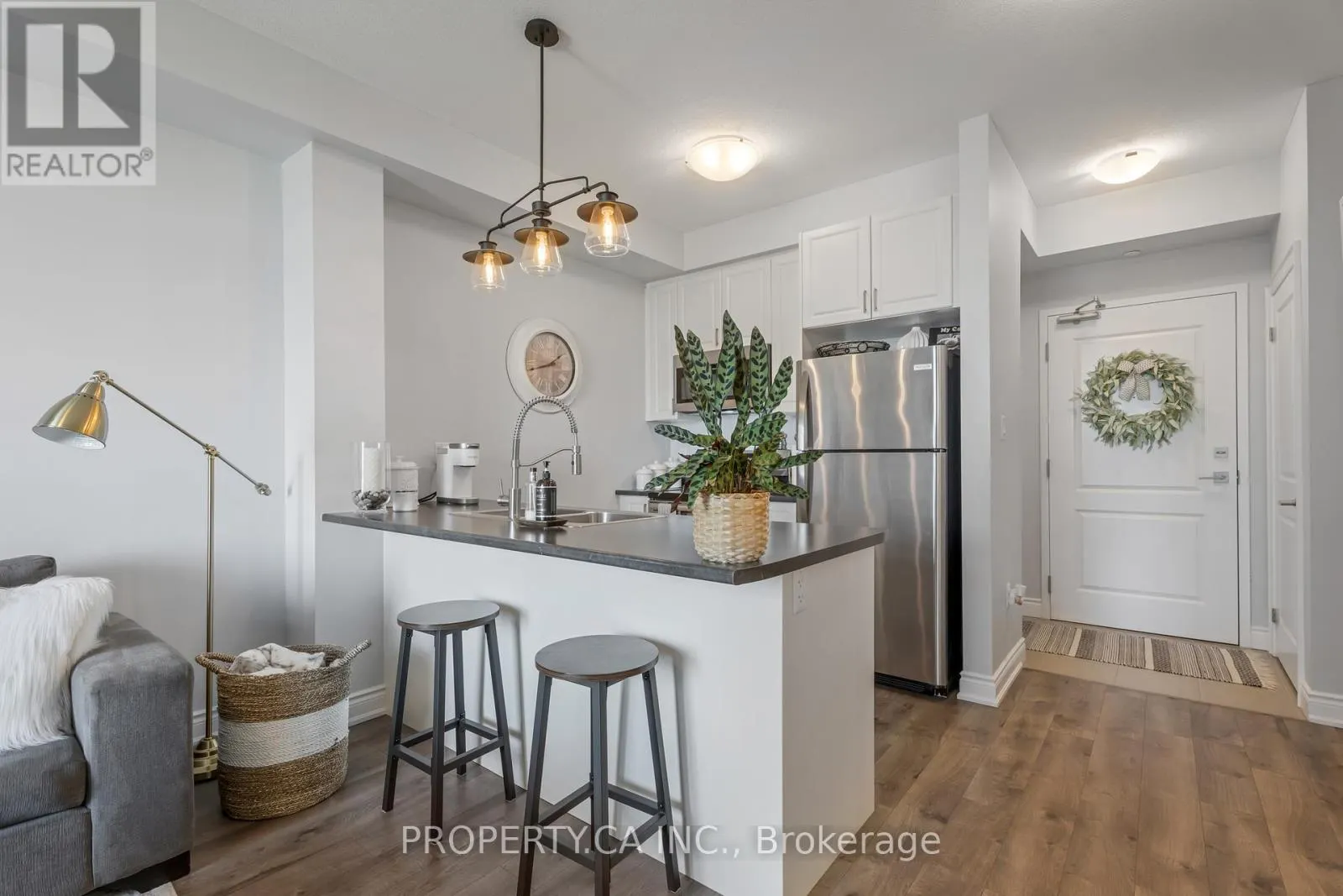 239 - 101 SHOREVIEW PLACE