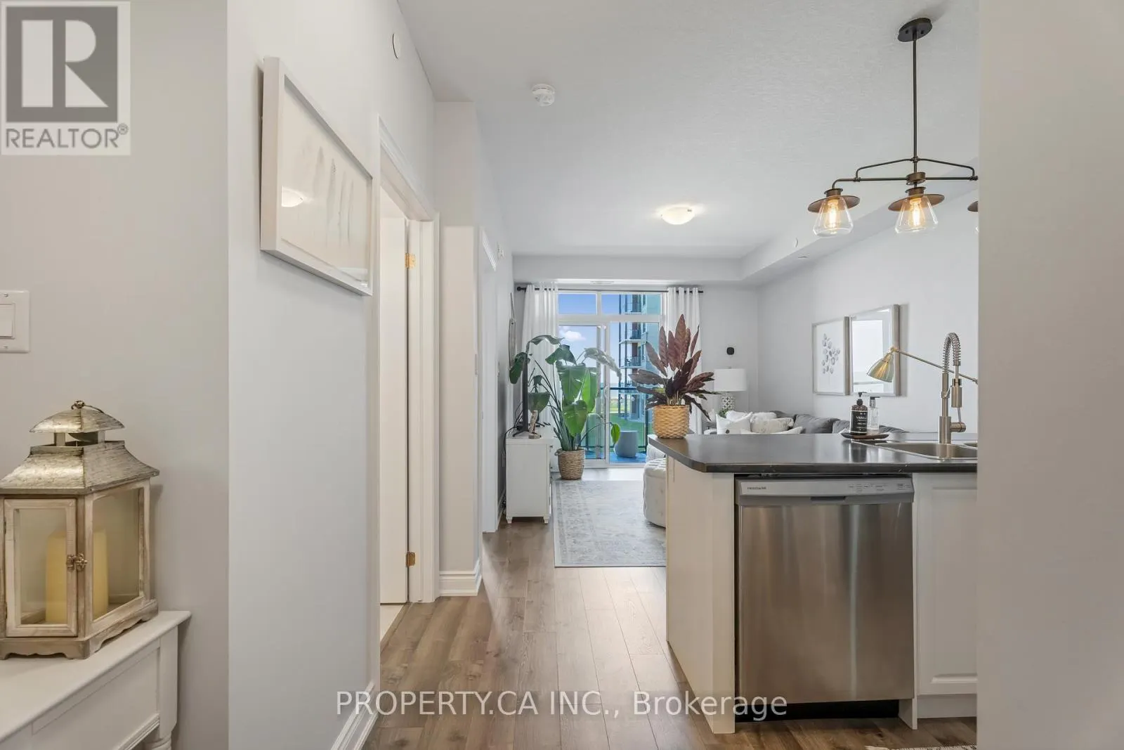 239 - 101 SHOREVIEW PLACE