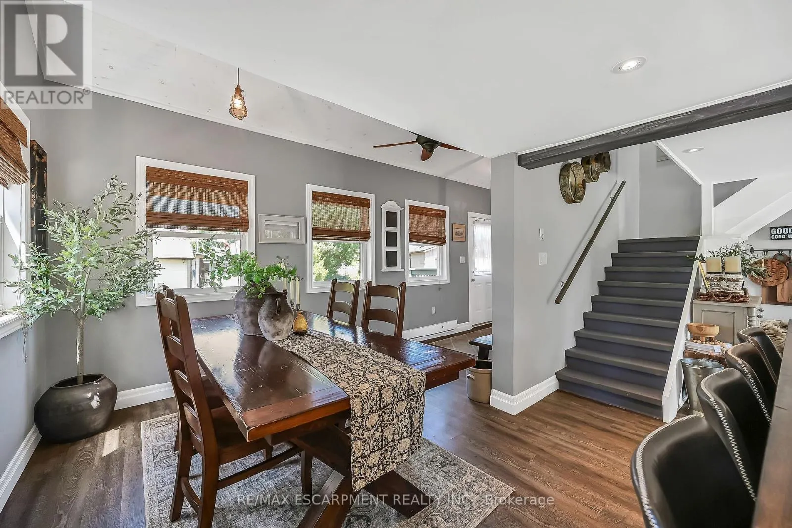 55 LAKESIDE DRIVE