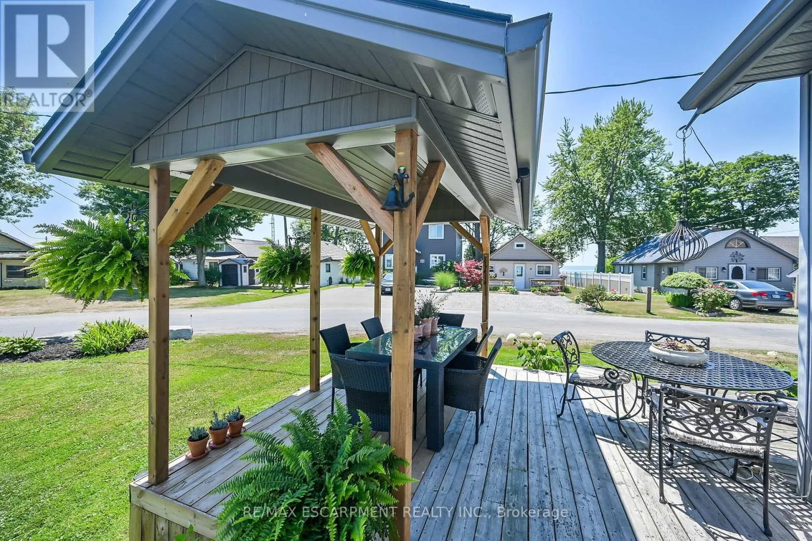 55 LAKESIDE DRIVE