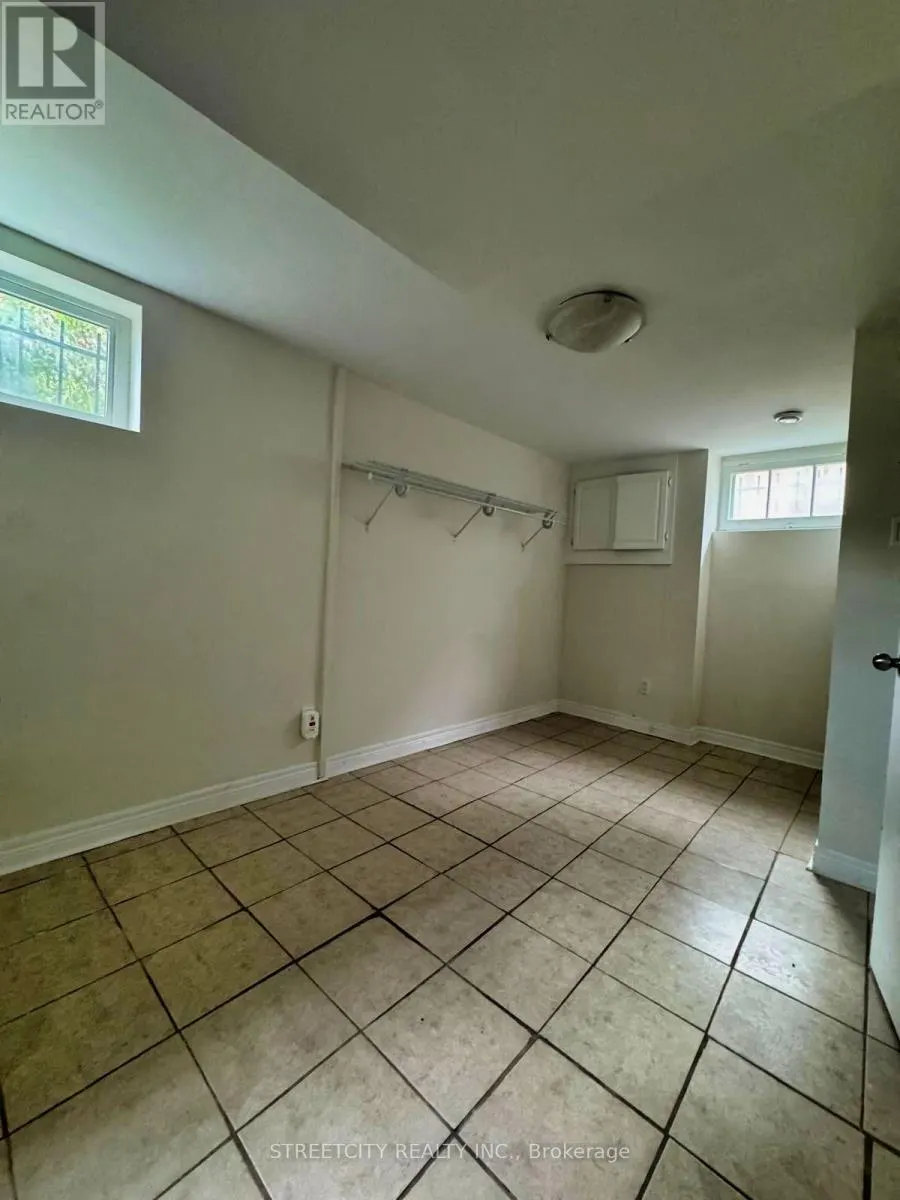 537 CLARKE ROAD