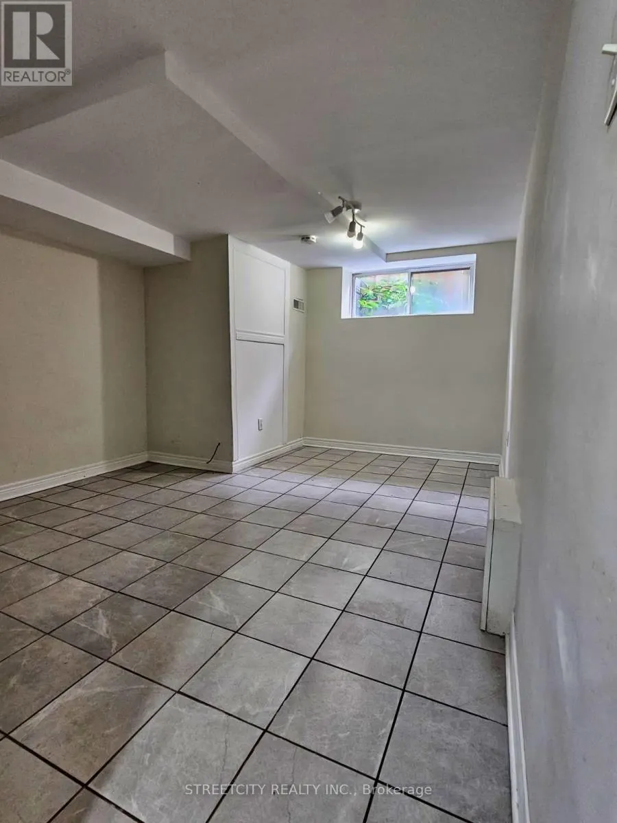 537 CLARKE ROAD