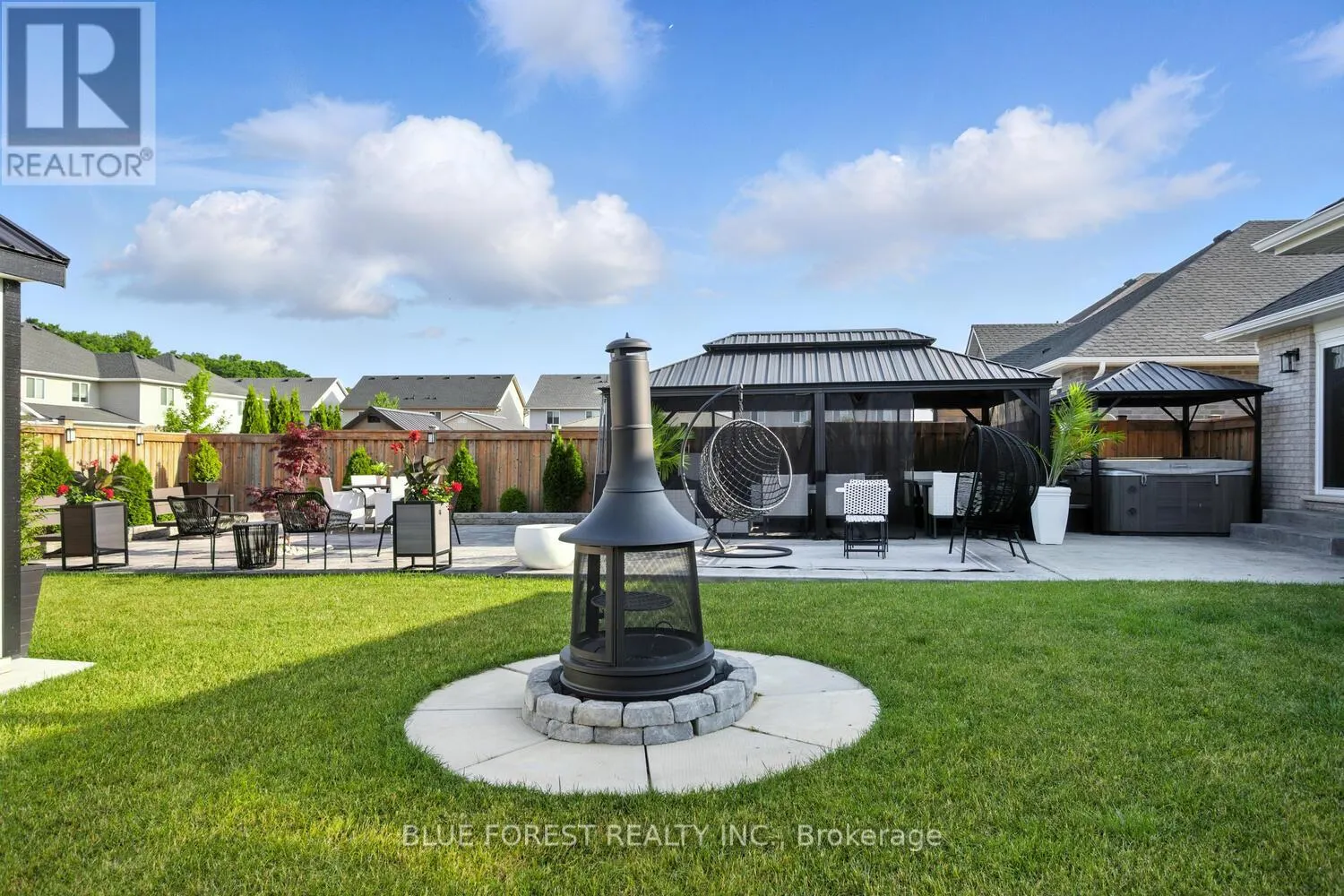 28 WEIR CRESCENT