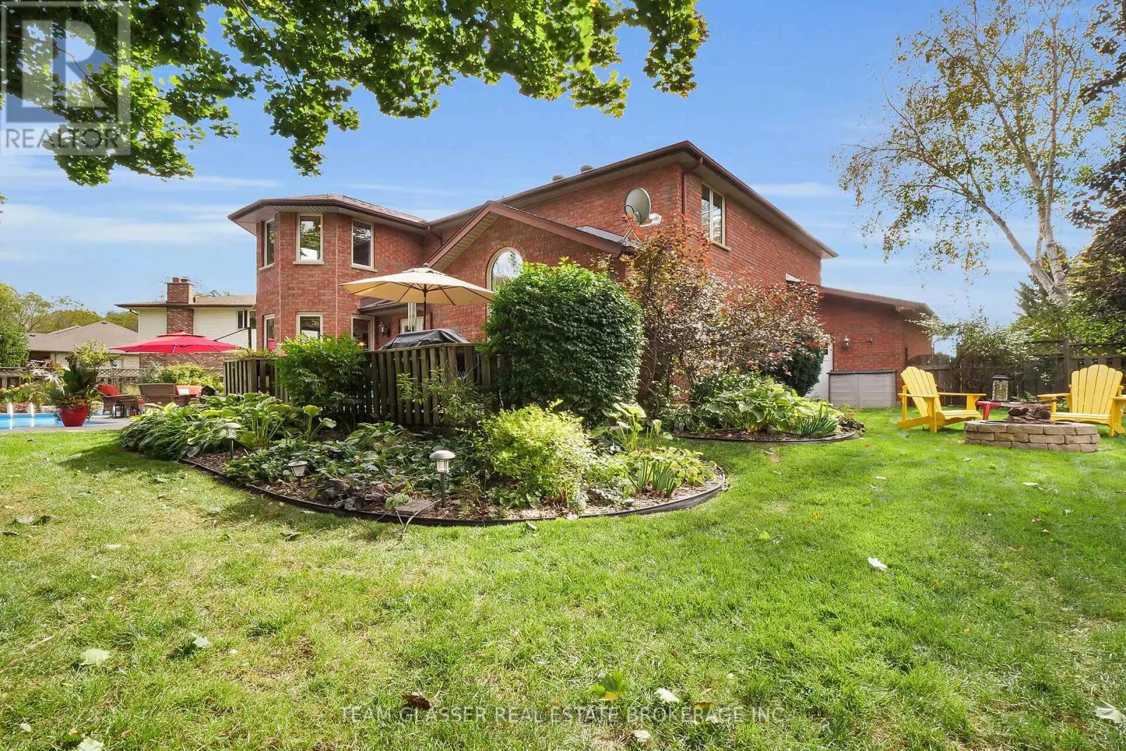 33 HILLCREST COURT