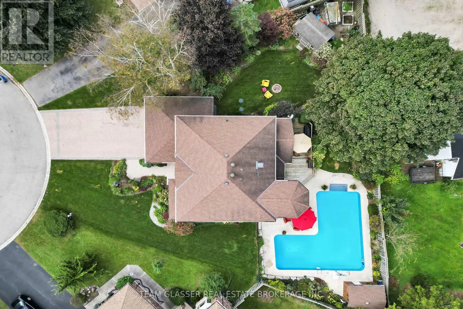 33 HILLCREST COURT