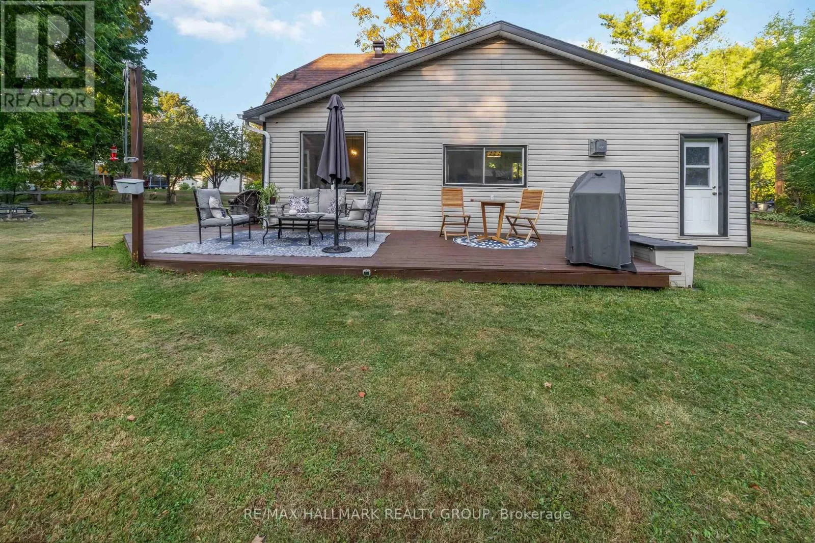 6 ALGONKIN TRAIL