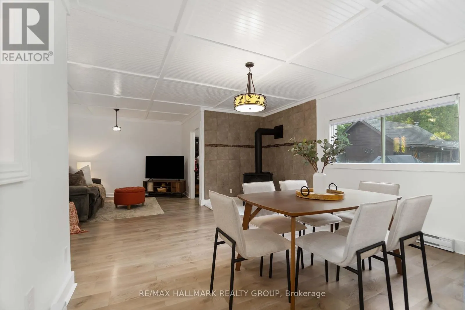 6 ALGONKIN TRAIL