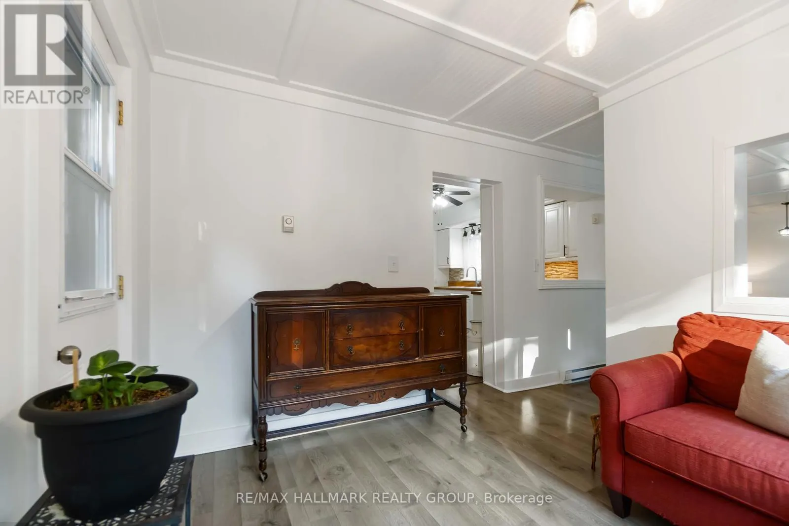 6 ALGONKIN TRAIL
