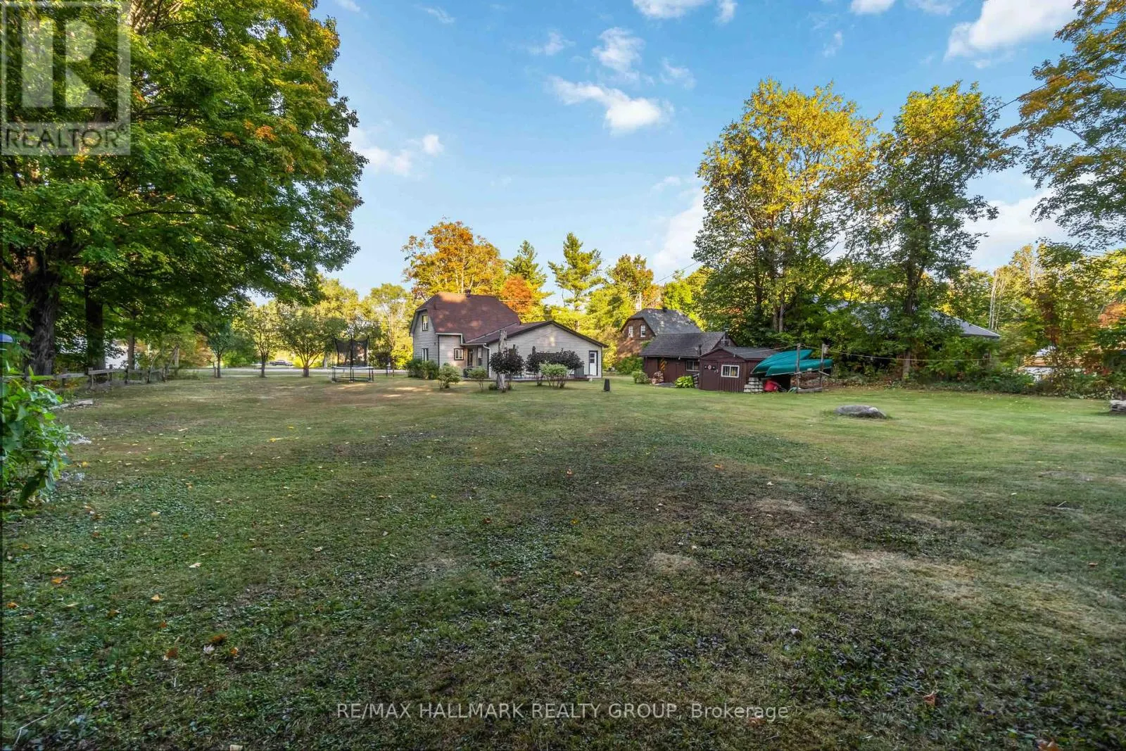6 ALGONKIN TRAIL