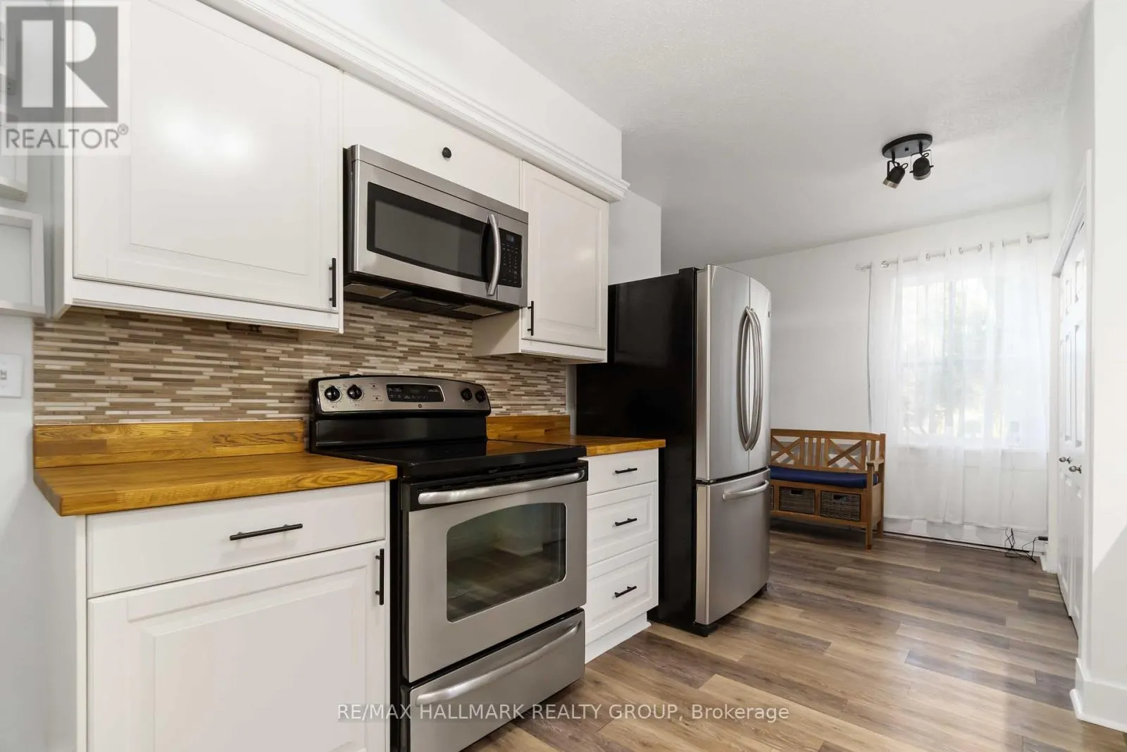 6 ALGONKIN TRAIL
