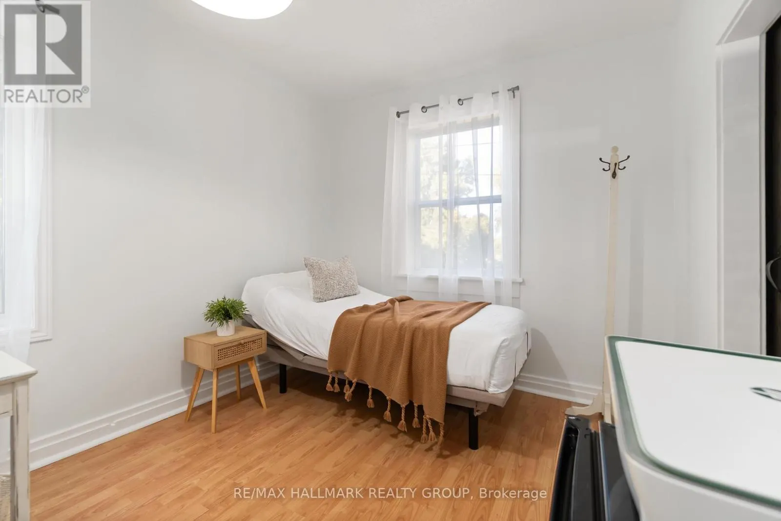 6 ALGONKIN TRAIL