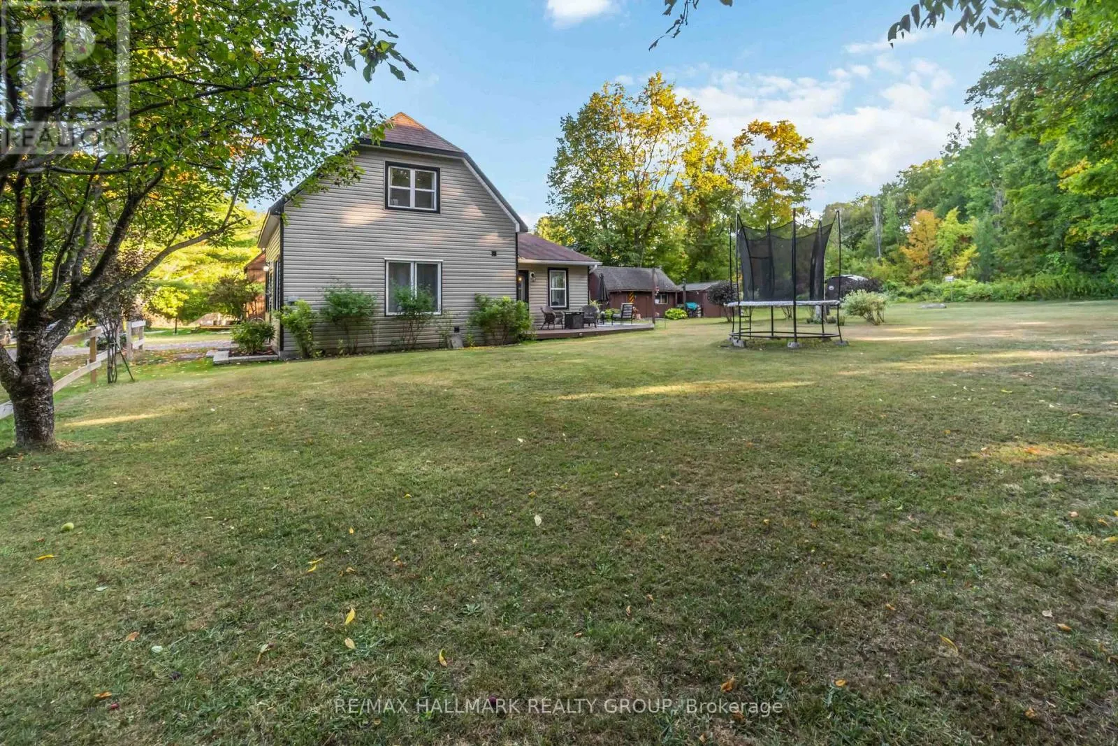 6 ALGONKIN TRAIL