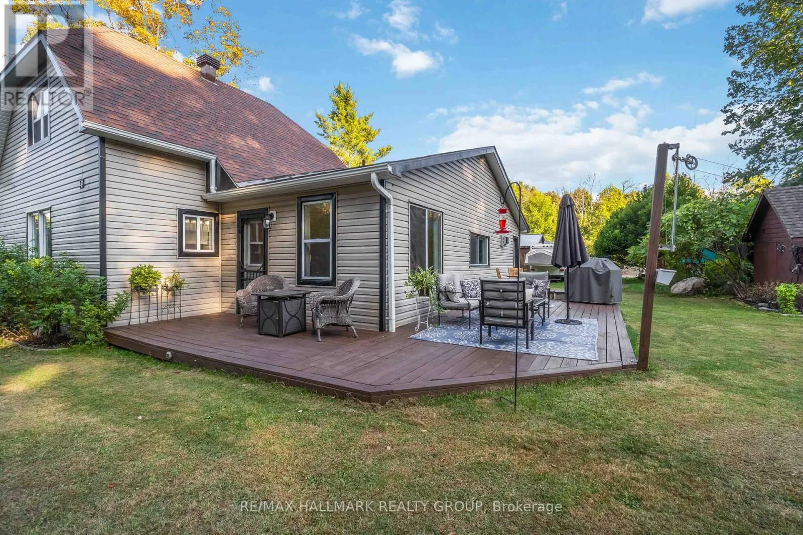 6 ALGONKIN TRAIL