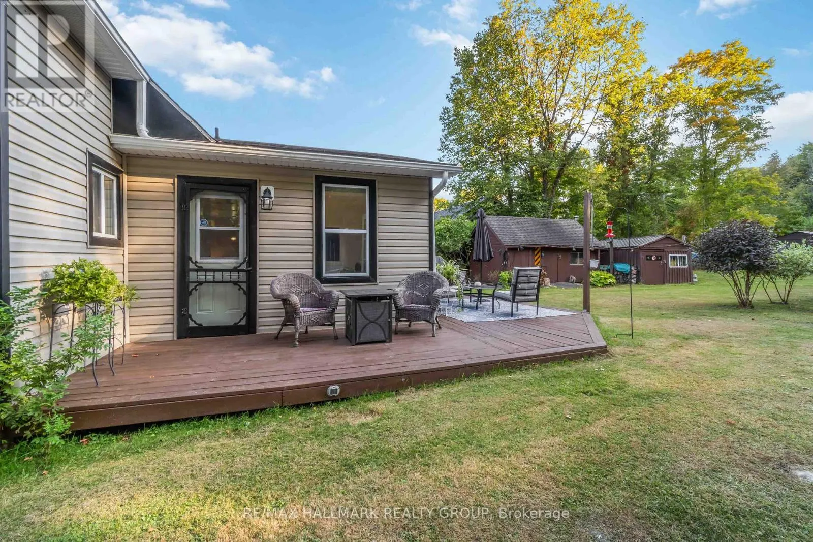 6 ALGONKIN TRAIL