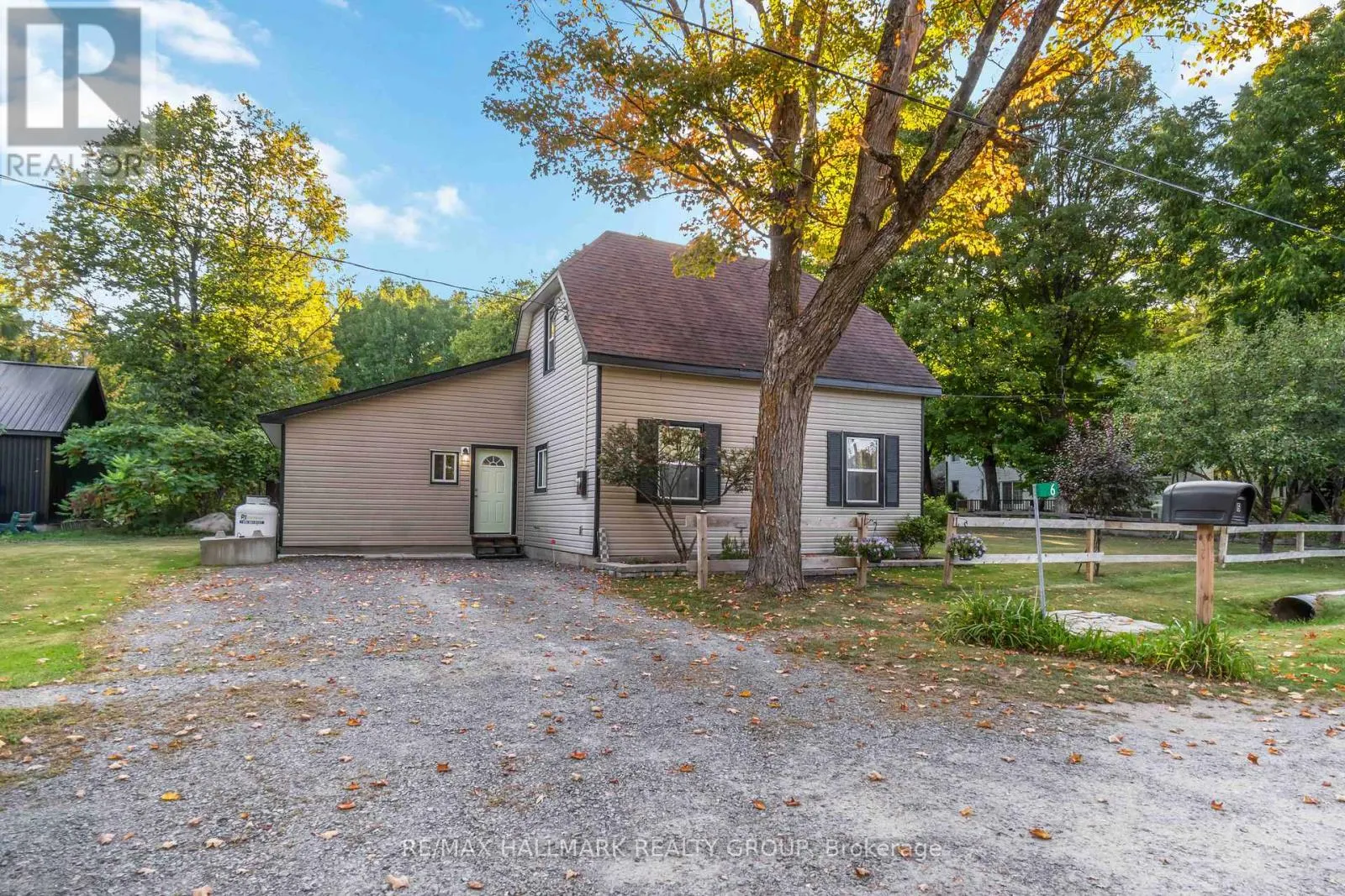 6 ALGONKIN TRAIL