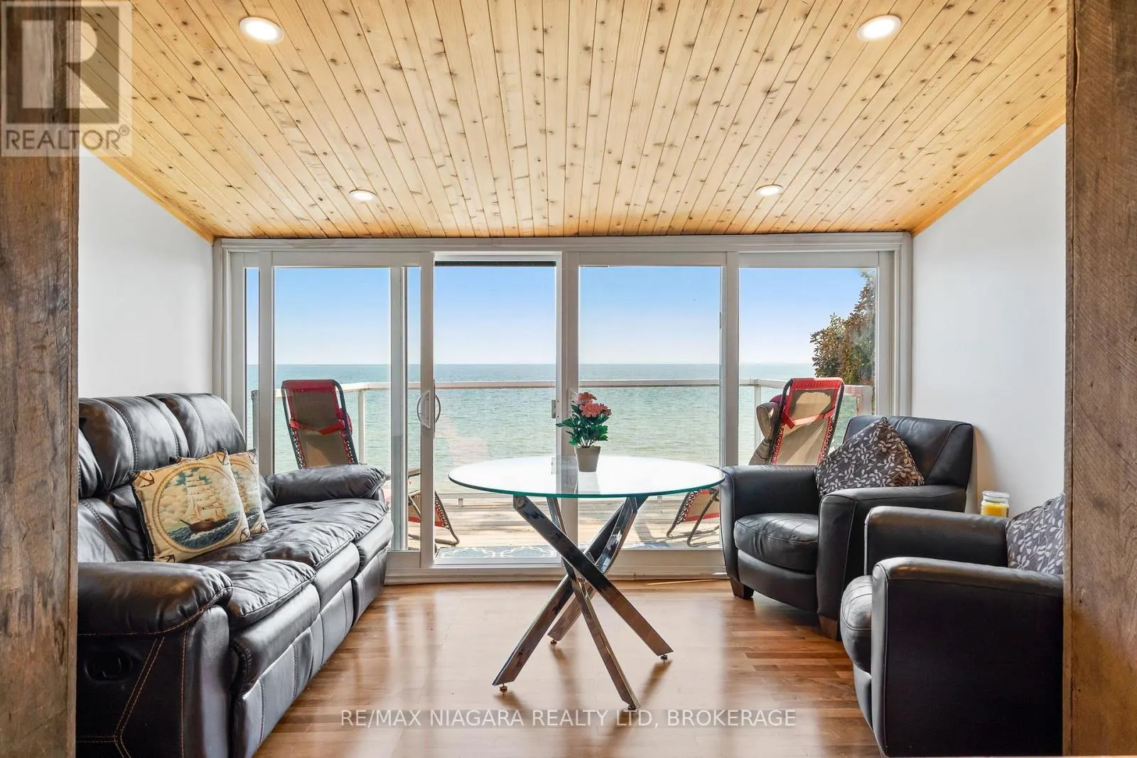105 LIGHTHOUSE DRIVE