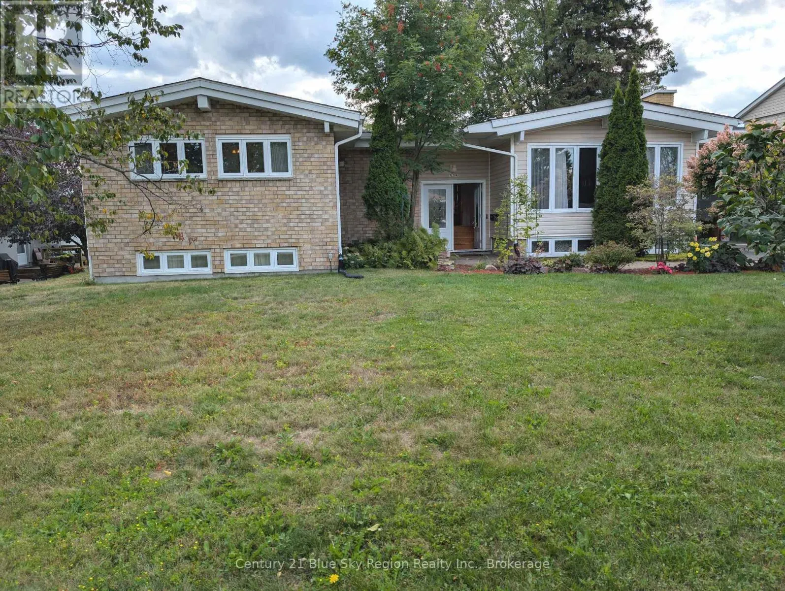 734 BIRCHWOOD ROAD