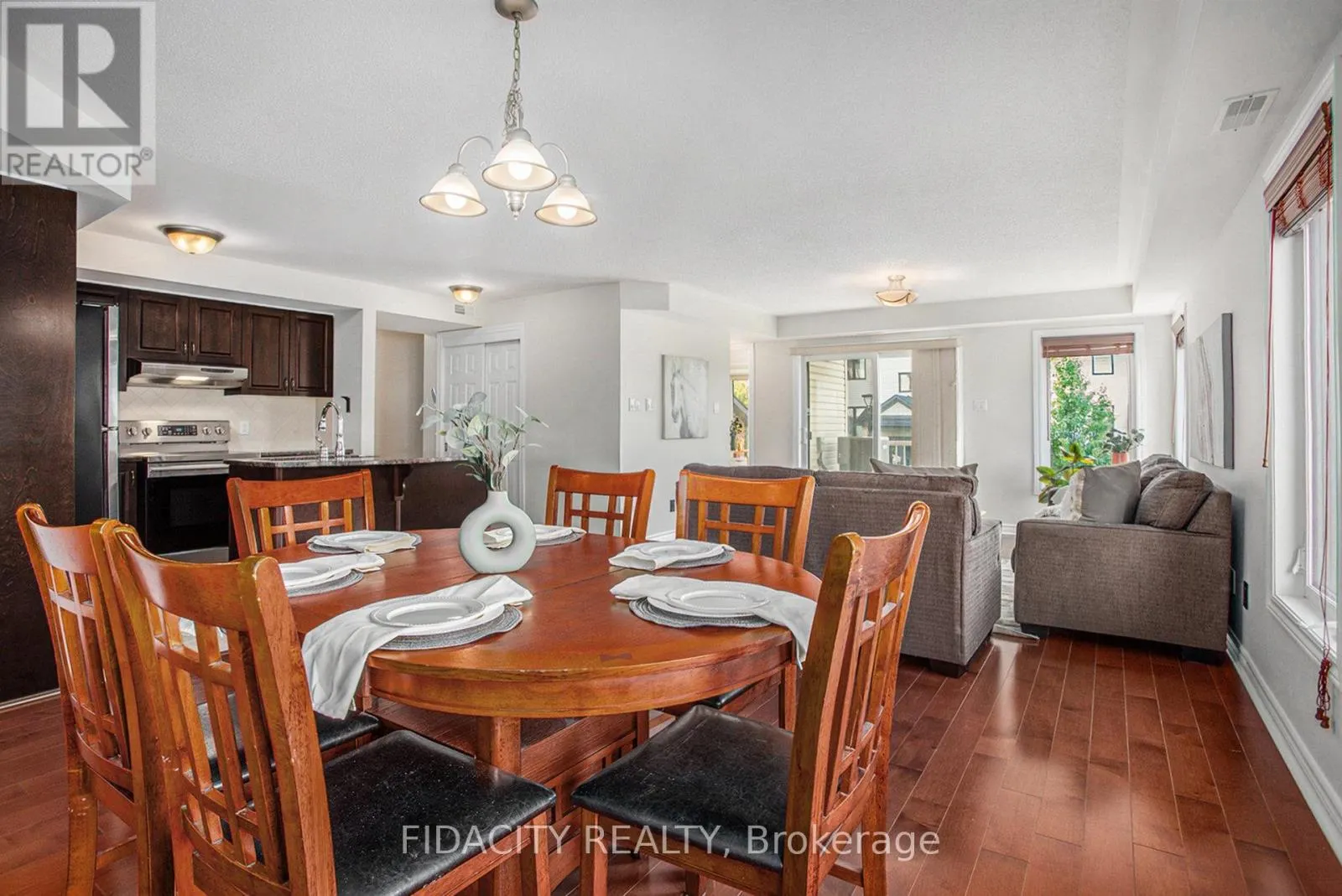 4 - 215 BLUESTONE PRIVATE
