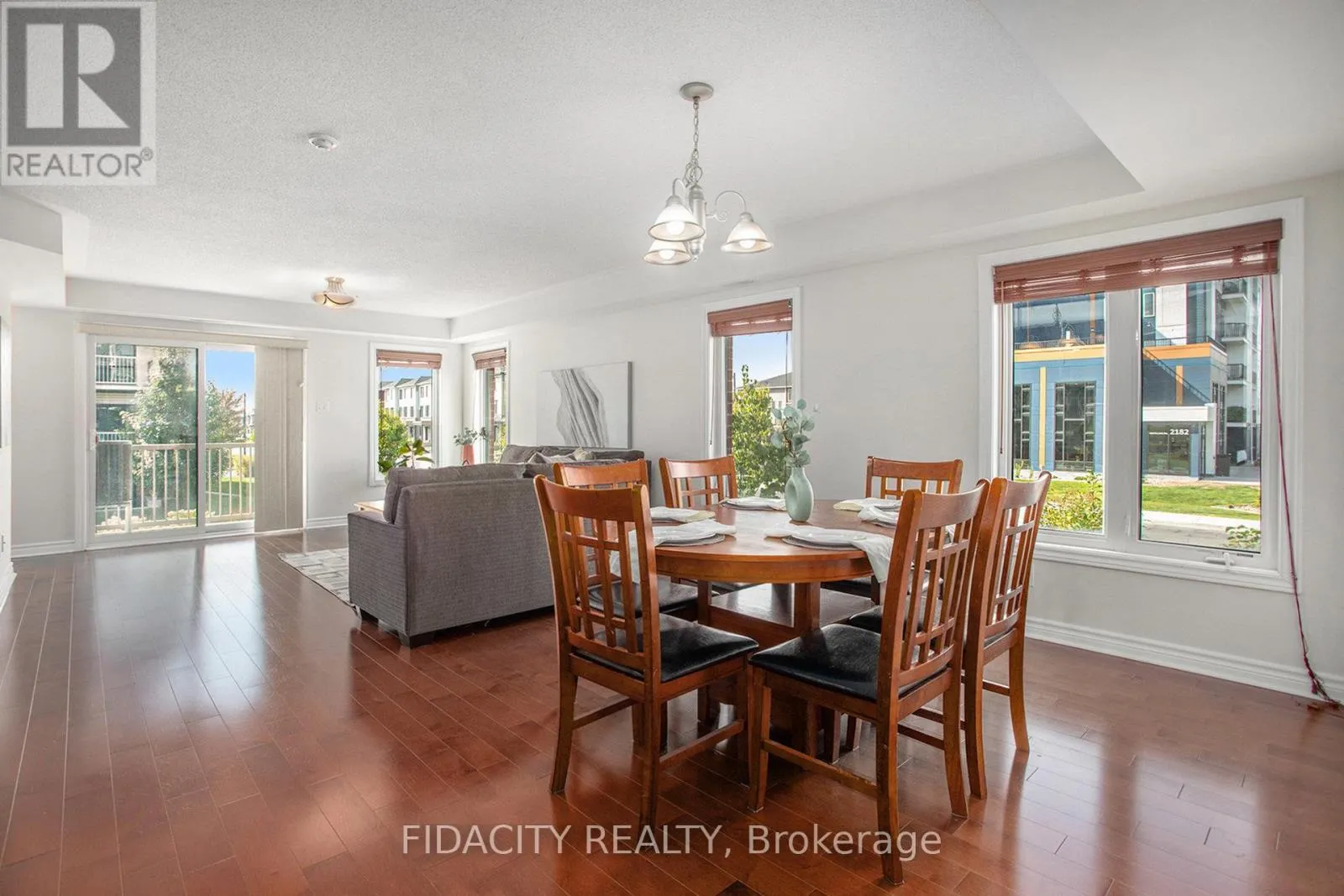4 - 215 BLUESTONE PRIVATE