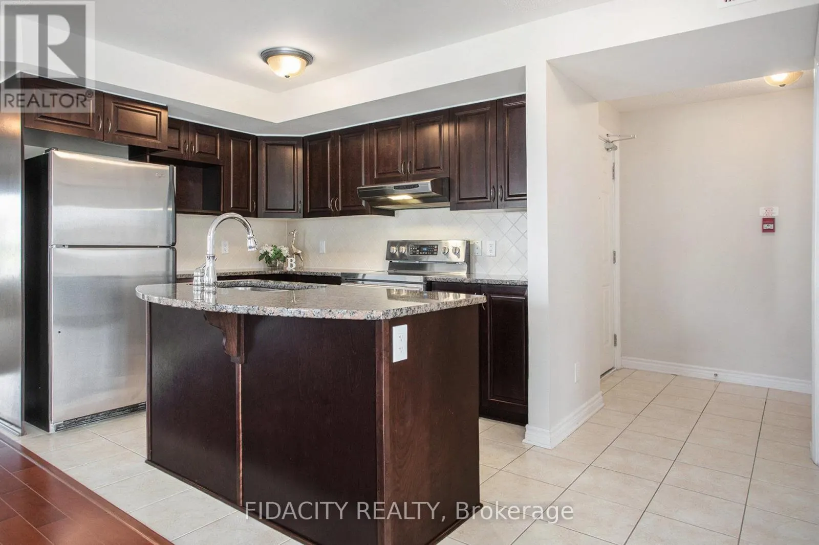 4 - 215 BLUESTONE PRIVATE
