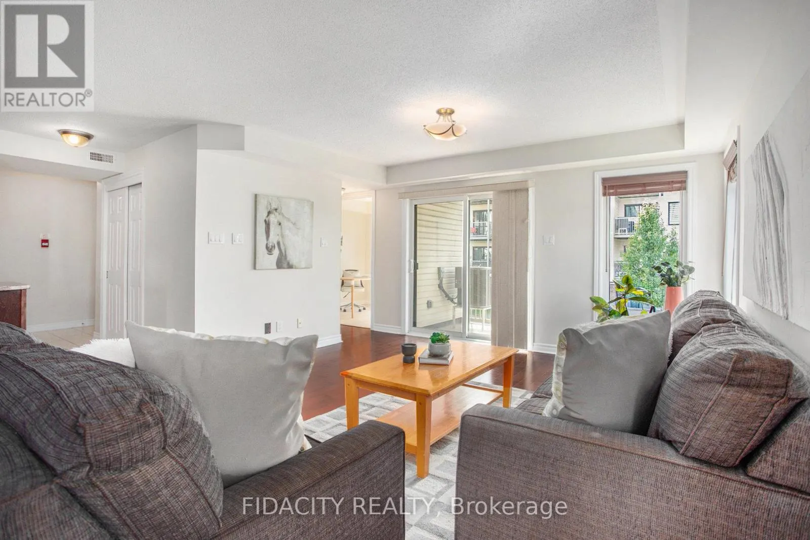 4 - 215 BLUESTONE PRIVATE