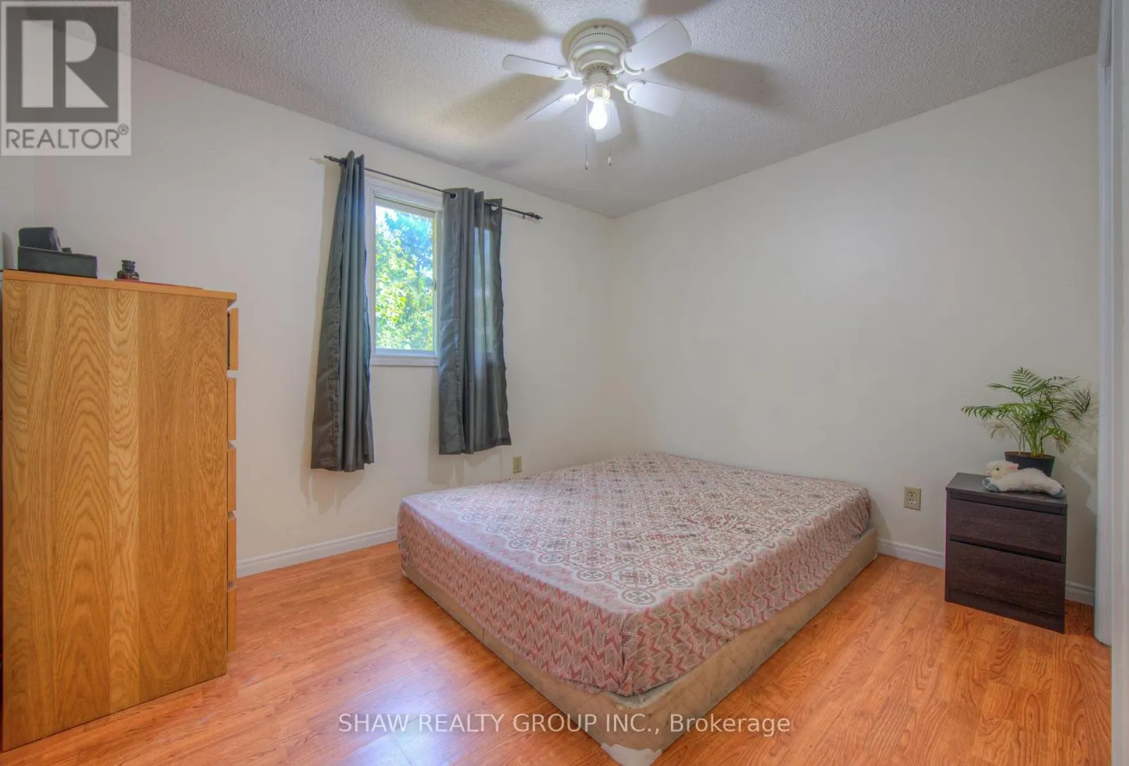 15 GLENDAN COURT