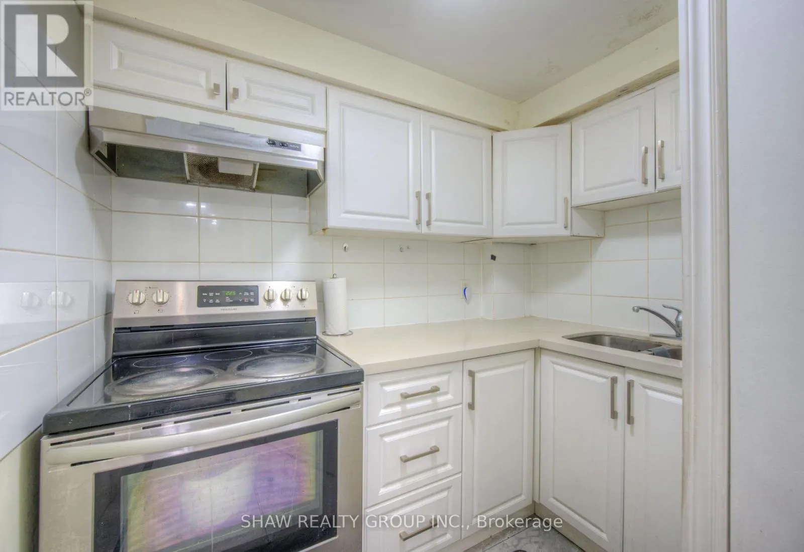 15 GLENDAN COURT