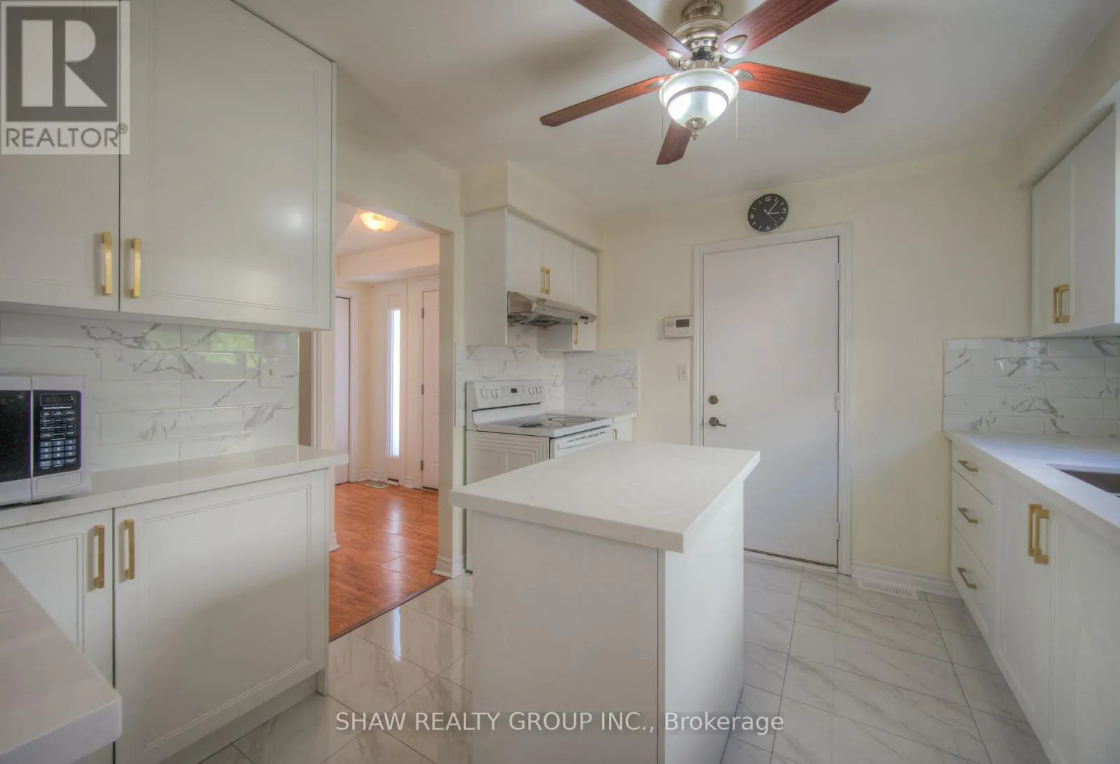 15 GLENDAN COURT