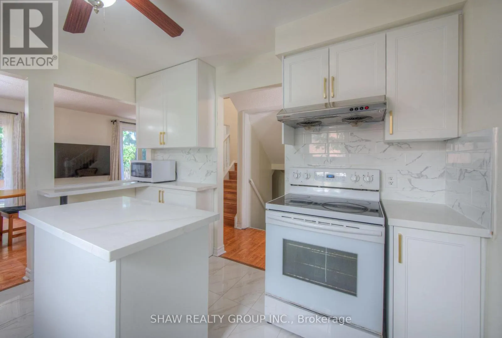 15 GLENDAN COURT