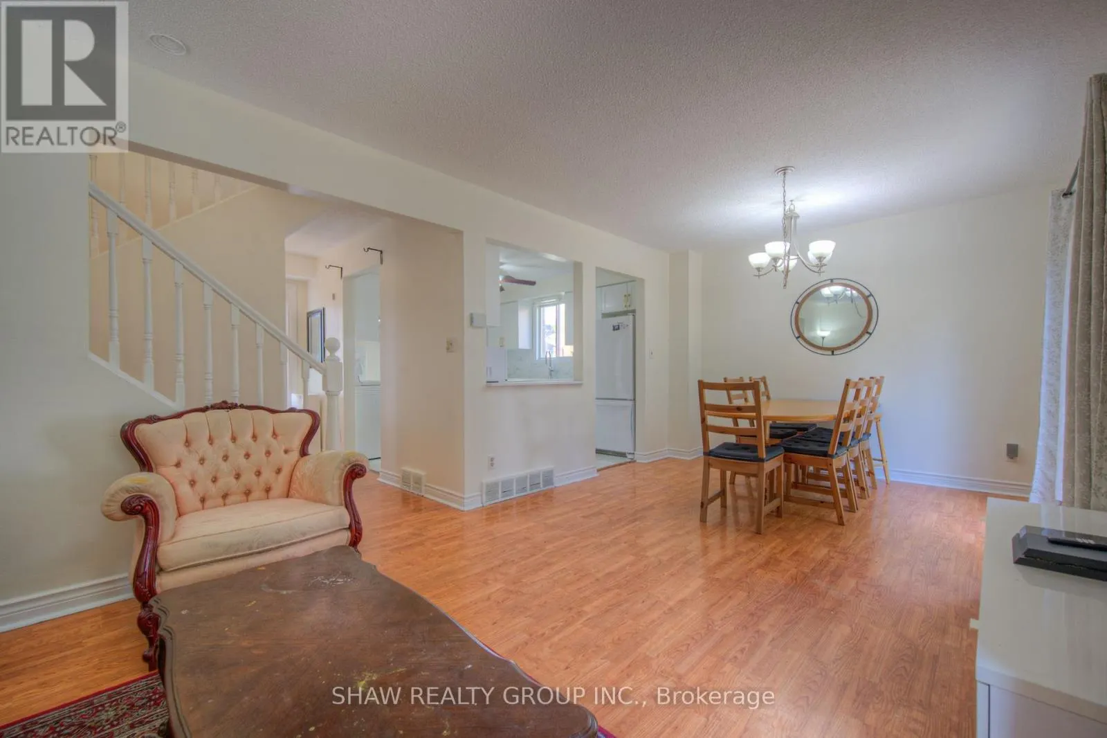 15 GLENDAN COURT