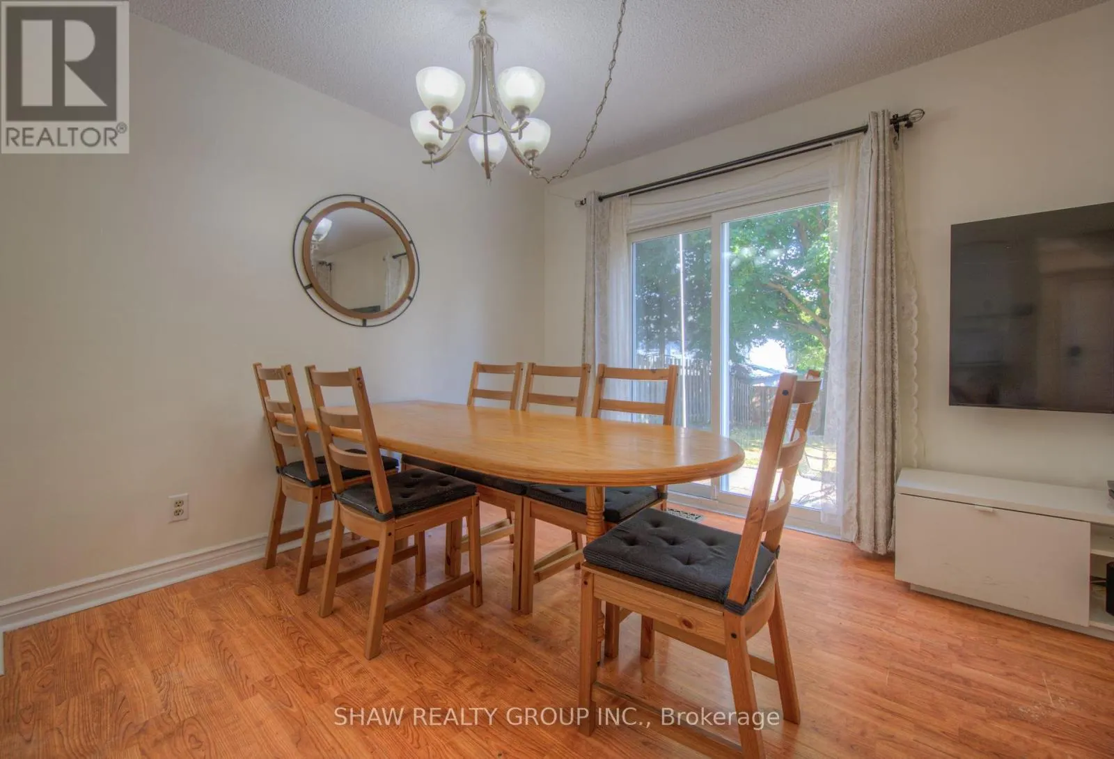 15 GLENDAN COURT