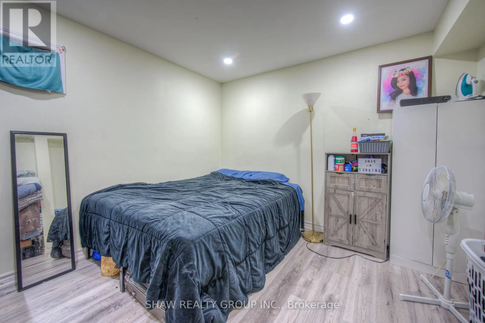 15 GLENDAN COURT