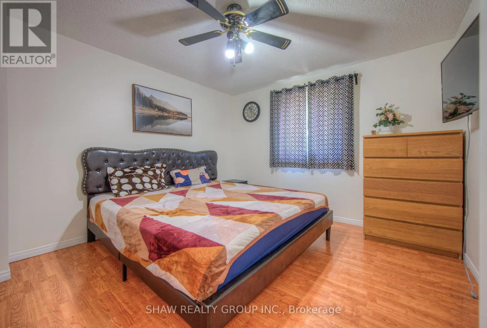15 GLENDAN COURT