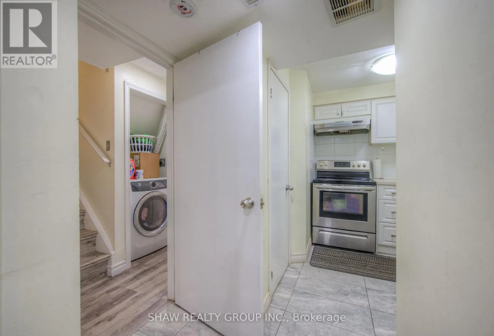15 GLENDAN COURT