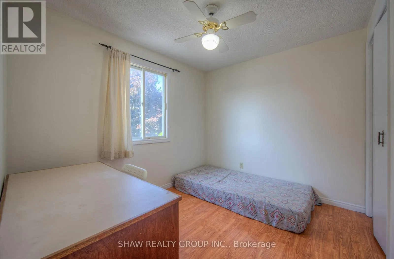 15 GLENDAN COURT
