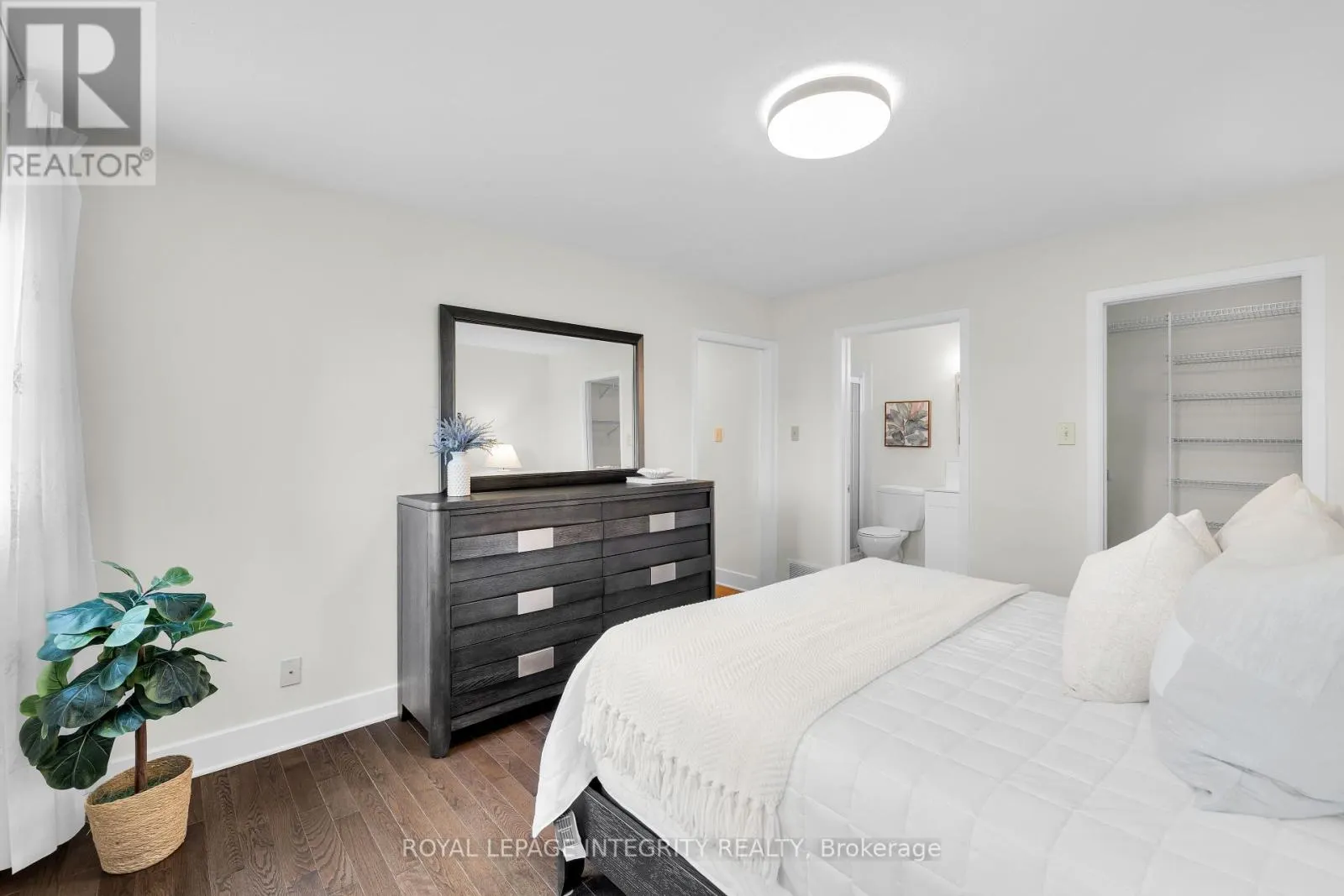 1979 JASPER AVENUE