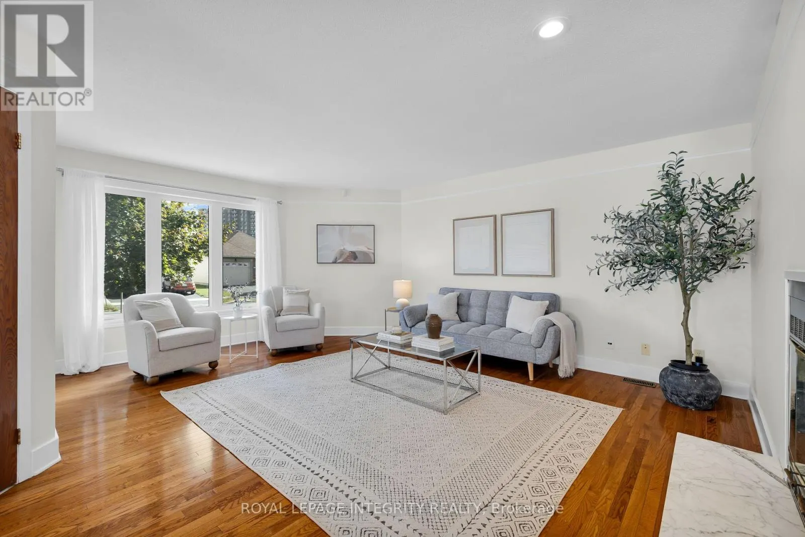 1979 JASPER AVENUE